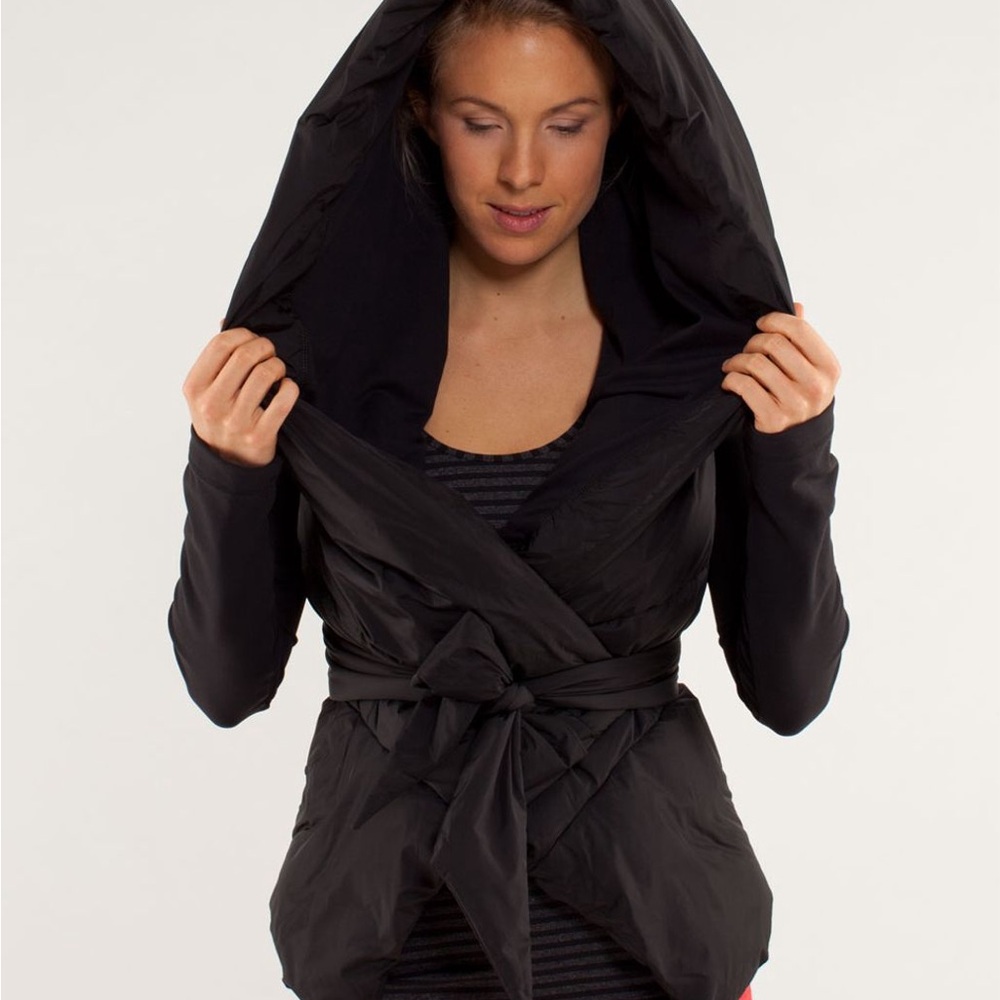 Lululemon Down To The Studio Down Jacket with Belt - Picture 5 of 13